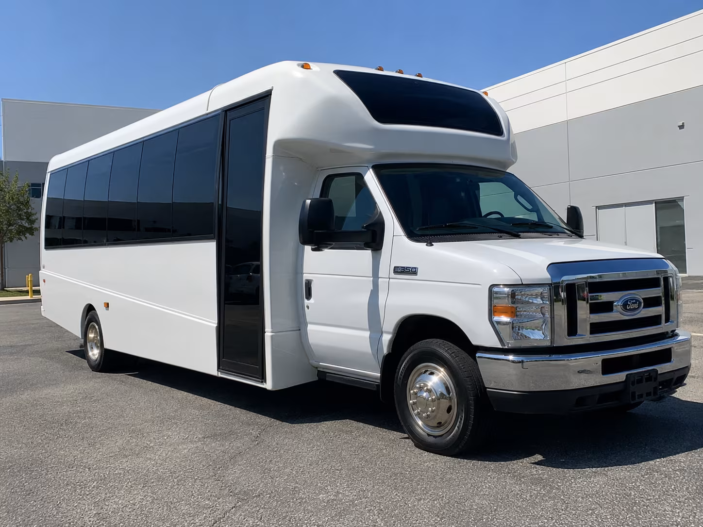 corporate airport transfer buses to minneapolis saint paul international airport