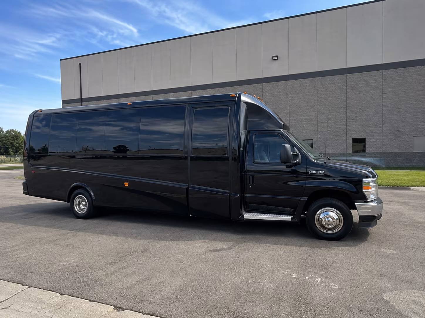 corporate and group charter bus rentals for long distance travel from st paul