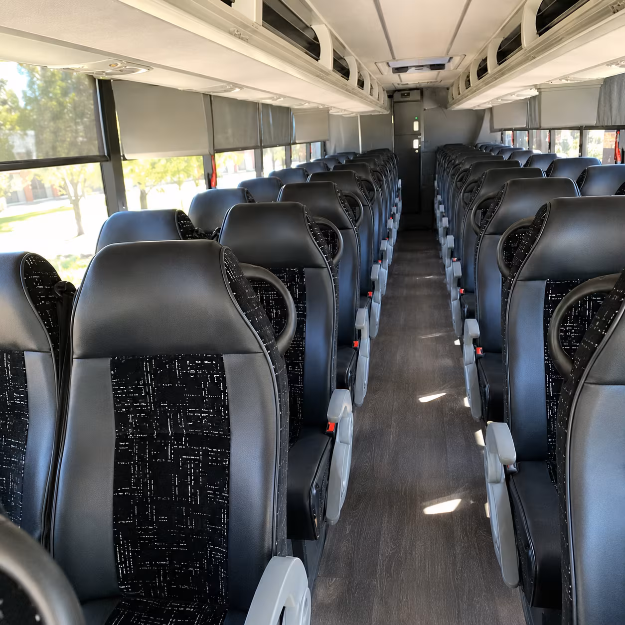 military shuttle buses serving fort snelling and the twin cities metro