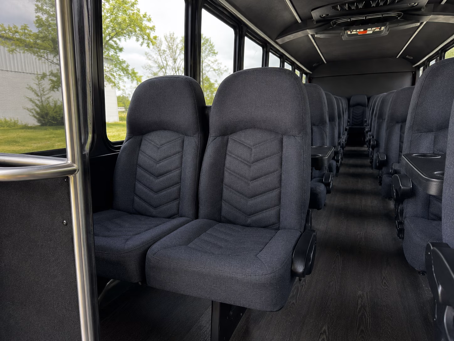 minibus rentals for st paul bridal party transportation