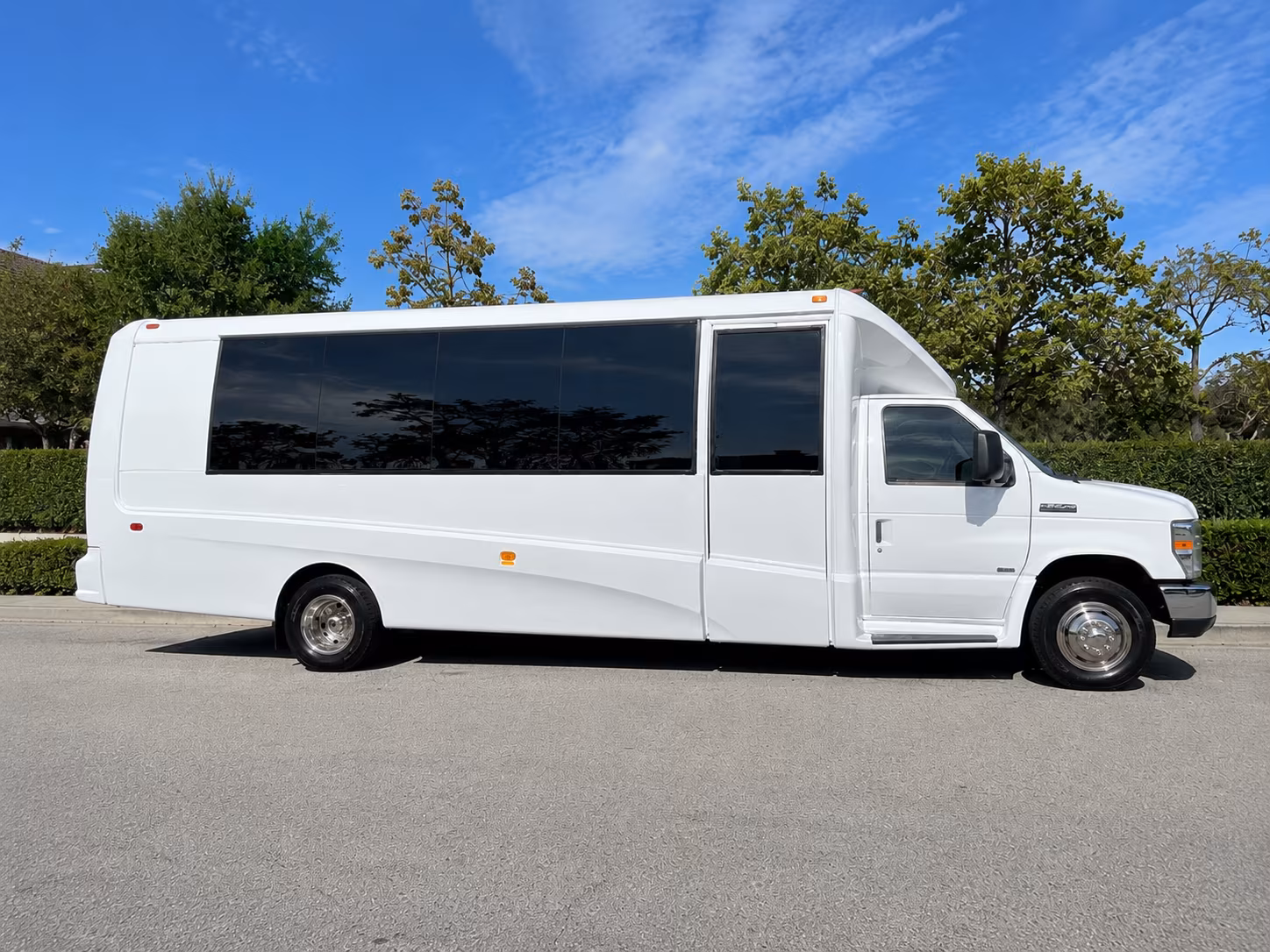 weekly worship shuttle buses for st paul congregations